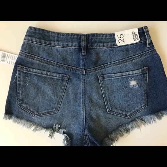 *SOLD* Pacsun festival cut denim shorts - Picture 3 of 3